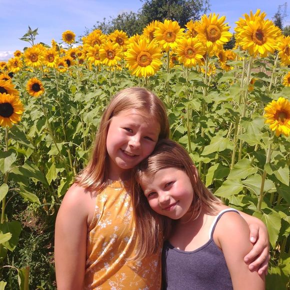 Meet your Posher, Laura - Picture 1 of 1